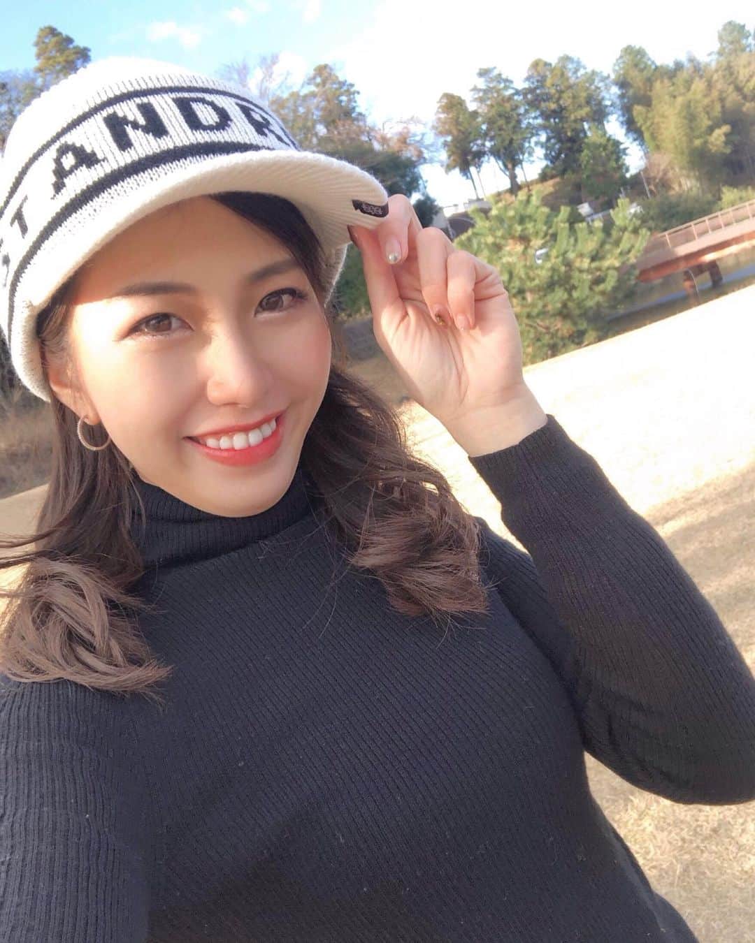 武田奈津美さんのインスタグラム写真 - (武田奈津美Instagram)「. お正月休みが終わり仕事始め頑張っておりました🍊 . 年々ゴルフも私服も防寒対策ばっちりに笑 ニット帽あたたかくておすすめです☺️❤️ 皆さまも体調にはお気をつけてお過ごし下さい☺️ . #ゴルフ #ゴルフ女子 #武田奈津美 #golf #golfgirl #sports #natsumigolf #tokyo #japan #セントアンドリュース #StANDREWS #reginagolf #ゴルフコーデ」1月8日 7時02分 - _natsumitakeda_