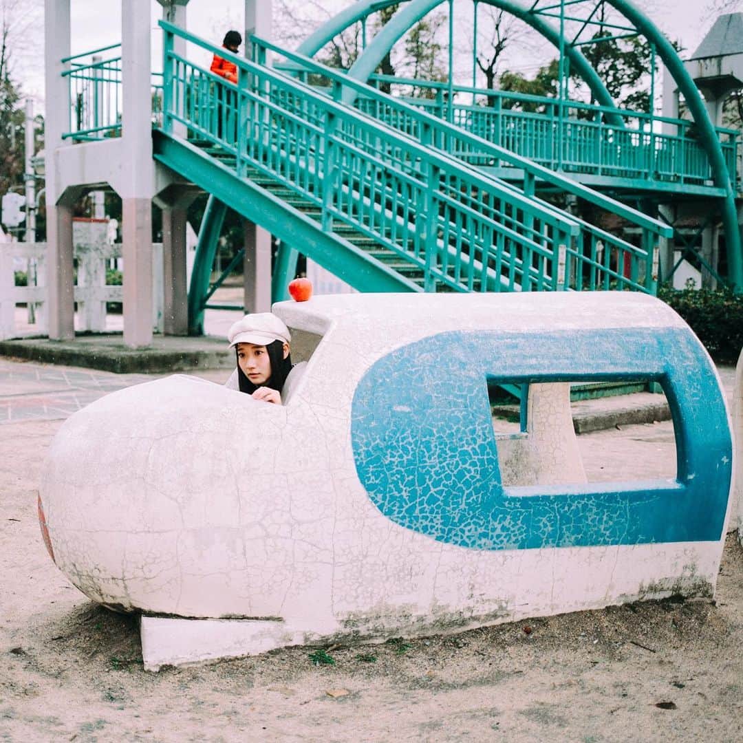 のインスタグラム：「. . . . 或る日、かくれんぼ🚅 . . . . #35mm  #distagon  #carlzeiss」