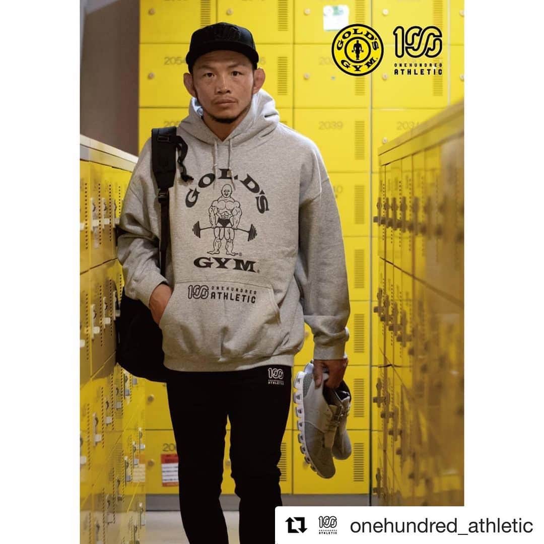 宇野薫のインスタグラム：「#Repost @onehundred_athletic with @get_repost ・・・ 50年以上も前から“Serious Fitness for Everybody（＝全ての人々に本当のフィットネスを）”のコンセプトのもと、初心者からアスリートまで、全ての人々が結果を出せるようあらゆることについて考え抜かれた米国発のフィットネスクラブのGOLD'S GYM（ゴールドジム）。﻿ ﻿ 総合格闘家の宇野薫もトレーニングのベースとしてGOLD'S GYMを選び、そして自身のトレーニング以外にもUNO DOJO（ @uno_dojo ）でMMAと柔術のクラスを開講するという、GOLD'S GYMとはお互いが信頼と尊敬の念を抱く関係性のなかで、今回はONEHUNDRED ATHLETICというブランドのディレクレクターとしてコラボレーションを実現しました。﻿ ﻿ アイテムは世界各地に広がるGOLD'S GYMの店舗毎に展開されているであろう、オールドマンをメインに添えたネームドロップTシャツのデザインをONEHUNDRED ATHLETICのブランドロゴとで組み合わせました。﻿ ﻿ フーディやクルーネックのスウェットアイテムをはじめ、実際のトレーニングでも活躍する吸水速乾性の高いドライTシャツや定番スタイルのタンクトップまで共通のデザインを採用。﻿ ﻿ 2020年1月11日（土）よりUCS ONLINE STOREおよび100A ONLINE STOREにて全アイテムを一斉販売します。」