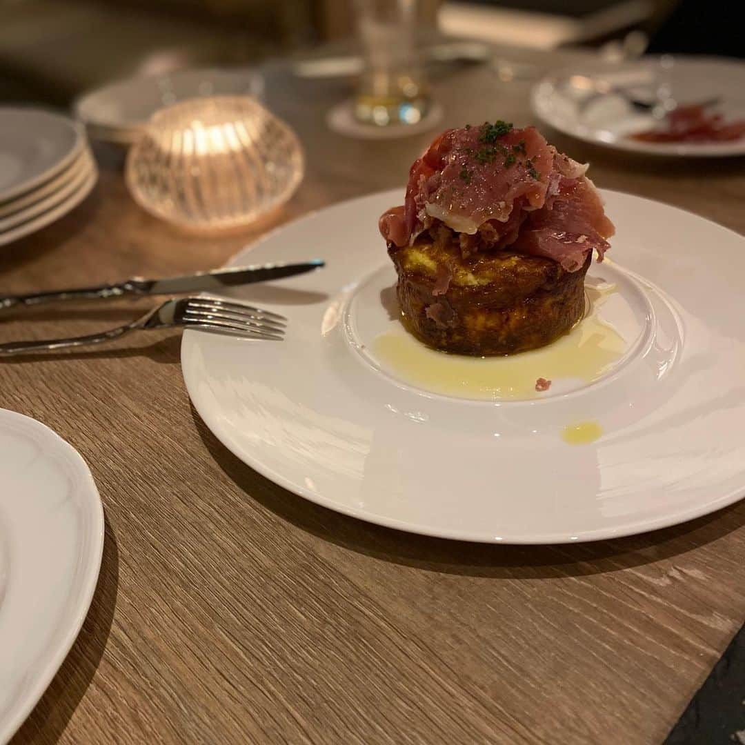 伊志嶺翔大さんのインスタグラム写真 - (伊志嶺翔大Instagram)「先日ザ・ナハテラスの【ラ・シマ】へ招待していただきました‼️ 美味しい食事と種類豊富なお酒があり、とても楽しいディナーとなりました^_^ 雰囲気もとても良いので、皆さまも是非一度は足を運んで見てください😆 ザ・ナハテラス様ありがとうごさました😊 #ザ・ナハテラス #ラ・シマ」1月8日 14時25分 - shota.ishimine