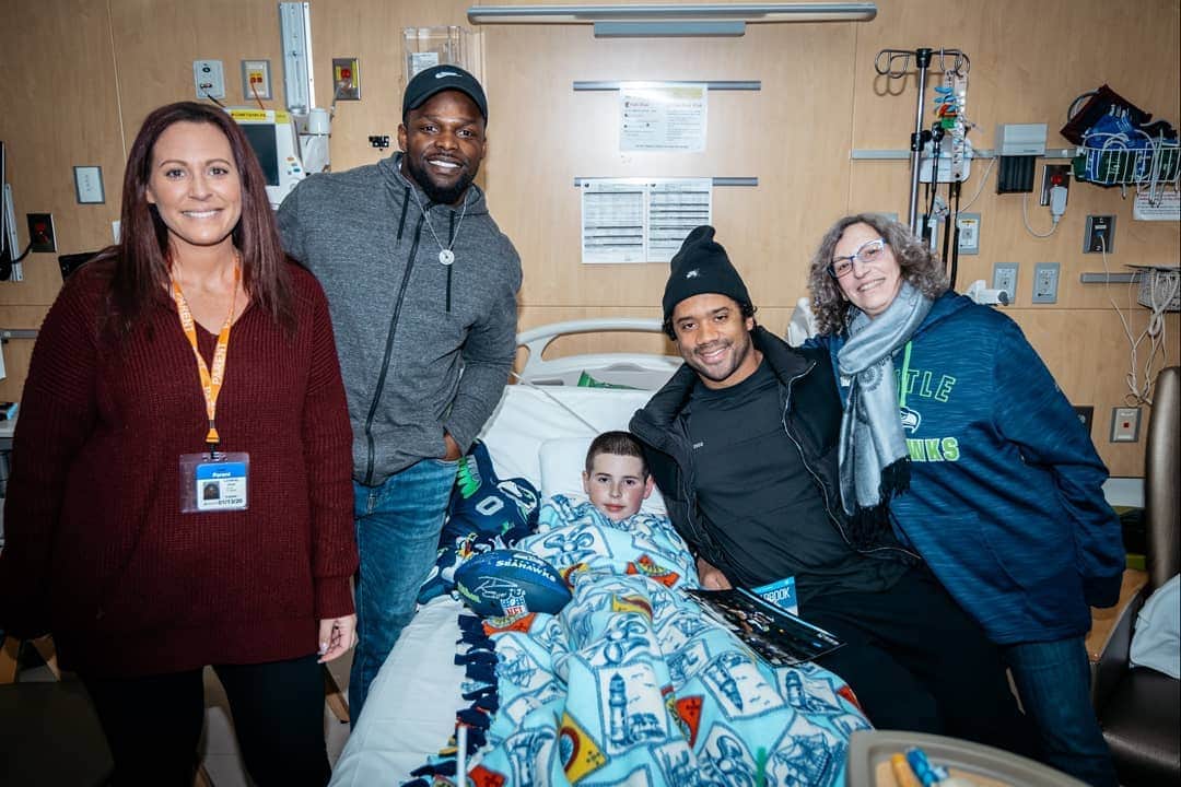 ラッセル・ウィルソンのインスタグラム：「Thank you for letting us stop by Skyler 🙏🏾🙏🏾🙏🏾」