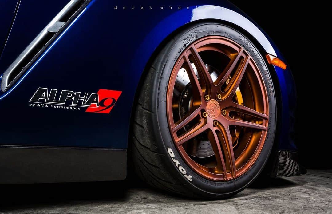 CarsWithoutLimitsさんのインスタグラム写真 - (CarsWithoutLimitsInstagram)「🏎 #Alpha9 Nissan #GTR . . . @fiveninedesign @derekwheeler @velosdesignwerks #forged #veloswheels VSS S1 | 1pc | Translucent Copper finish w/ a custom ‘Ghost’ Clear  #carswithoutlimits #gtr #velosdesignwekrs」1月8日 9時51分 - carswithoutlimits