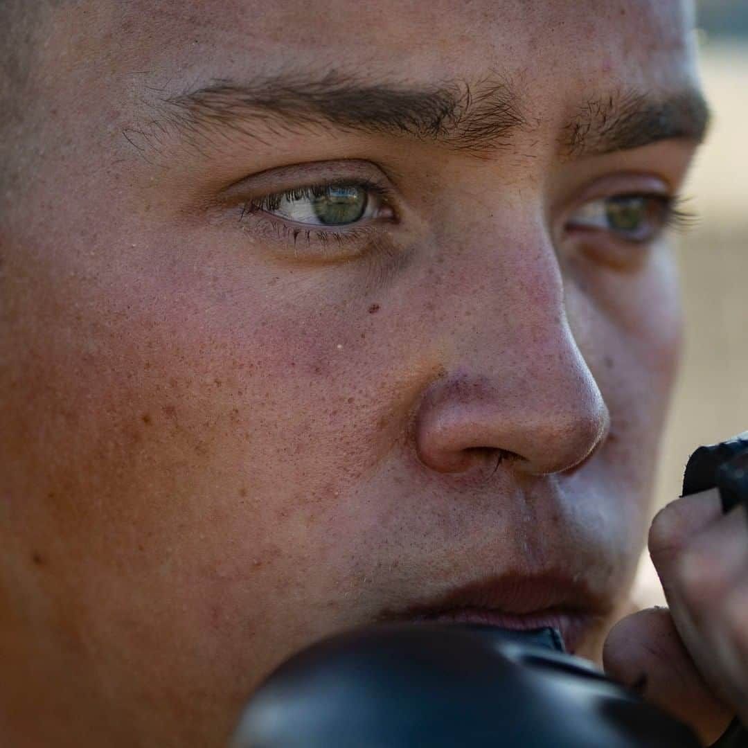 アメリカ海兵隊さんのインスタグラム写真 - (アメリカ海兵隊Instagram)「Blue Eyes, Green Dragon  A recruit with Fox Company, 2nd Recruit Training Battalion, takes his Marine Corps Martial Arts test at @mcrdsd. The training builds the recruits’ confidence and sets the foundation for future training. (U.S. Marine Corps photo by Lance Cpl. Zachary T. Beatty)  #USMC #Military #Marines #Bootcamp」1月8日 10時00分 - marines