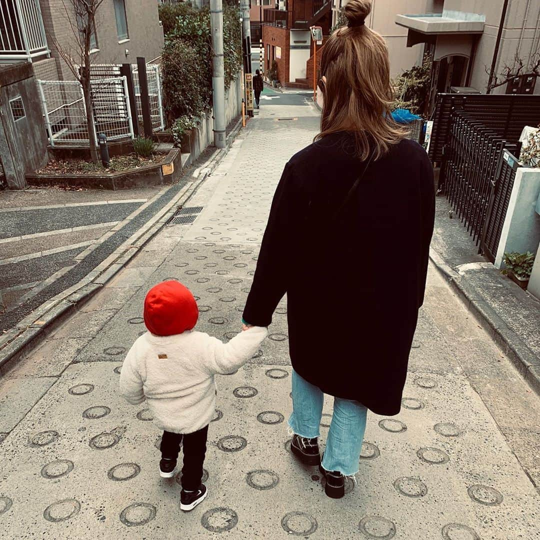 仲田歩夢さんのインスタグラム写真 - (仲田歩夢Instagram)「. . 甥っ子いとおしい、、👶❤︎ 我が子のような甥っ子が3人もいて私はしあわせ。 . . (これも)撮影📷お姉ちゃん  #昨日のは次女  #この日は長女  #わたしは三女」1月8日 10時11分 - ayu_nakada_13