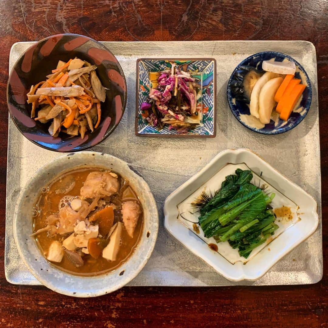 DJ DARUMAのインスタグラム：「年末年始食べ過ぎたので今週末から 再度5日間のファスティング(断食)に入ります (調子が良ければ6〜7日間も考えてます) まずは準備食からスタート ///ストーリー等で経過を レポートするのでご興味ある方は是非🙂📝 現在体重65.4㌔ 目標は61㌔台」