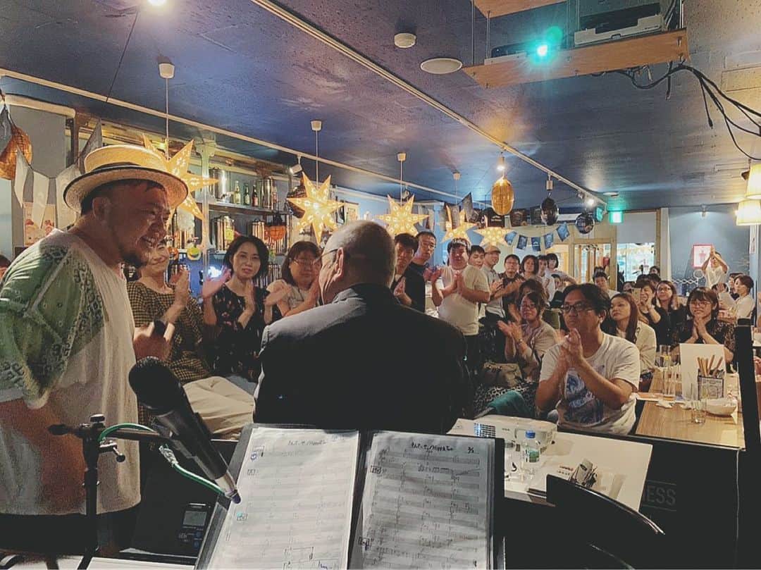 HIPPYのインスタグラム：「2020年初めてのライブは尾道市！因島！尾道市立因北中学校 学校行事！しかも参加自由！  学生時代を懐かしむように参加してみてはいかがでしょうか♪ 【第１部】 9:50〜立志式 生徒が立志を迎え「志宣言」を発表 【第２部】 10:35〜 廣中さんの被爆体験のお話 【第３部】12:00〜HIPPY LIVE  ご縁を楽しみにしてますし 去年初めて福山で開催させていただいた語り部の会 そこでご一緒させていただいた 廣中さんのお話をまた聞くことができる またお会いすることができる 新年最初に気を引き締めてしっかり受け止めて しっかり歌でエールをお届けできたらと思います  ぜひ参加くださいね！！！ 福山！！！！今年も語り部の会開催させてもらうんでよろしくお願いします 東京でもNYでもいろんな場所でやりたいな  どうぞよろしくです」