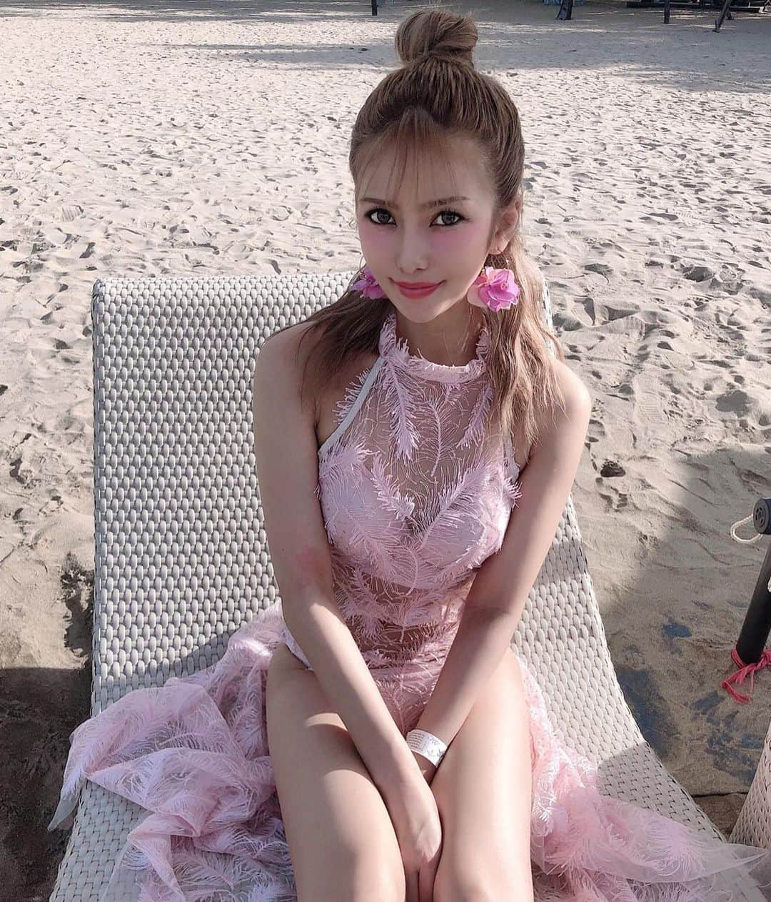 竹村寿美佳（すうちゃま）さんのインスタグラム写真 - (竹村寿美佳（すうちゃま）Instagram)「🏖🐠☀️💓 _ #philippines#picodelororesort#picodeloro#フィリピン#旅行#お正月#水着#海#リゾート#夏#ファッション#コーデ#水着コーデ#ヘアアレンジ#金髪#メイク#ハーフ#ピンク#フィリピンハーフ#ハーフモデル#渋谷#新宿#六本木#横浜#大阪#インフルエンサー#girl#me#resort」1月8日 10時35分 - suuchamav3v