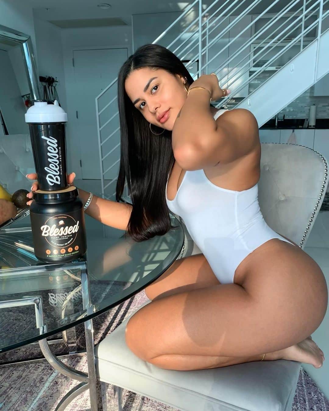 Katya Elise Henryさんのインスタグラム写真 - (Katya Elise HenryInstagram)「Don’t let that great gym day go to waste by putting junk in your body.. Give your muscles what they deserve by taking care of them the right way! 😍🌱✨ Blessed Protein prides ourselves with adding all the flavors and deliciousness with nothing that could do wrong to your body. With our three different flavors, we tried to really go and reach everyone and their tastebuds! Some days I am into Salted Caramel, then Some days I want Choc Coconut or Vanilla Chai! • • Go to www.ehplabs.com and use code KATYA10 to save $ off of your order!💰✨」1月8日 10時56分 - katyaelisehenry