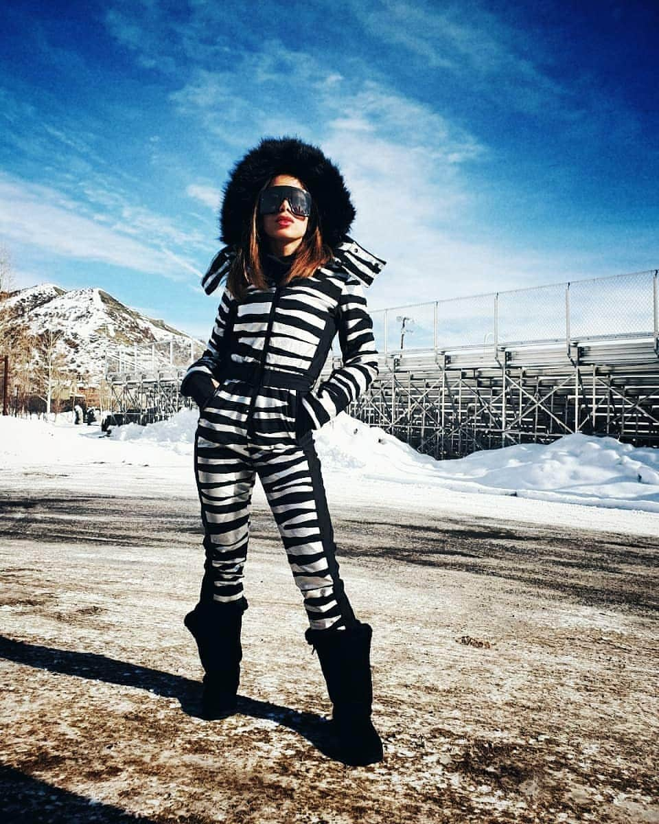 euanittaさんのインスタグラム写真 - (euanittaInstagram)「Missing the snow already.... should I come back??」1月8日 10時59分 - anitta