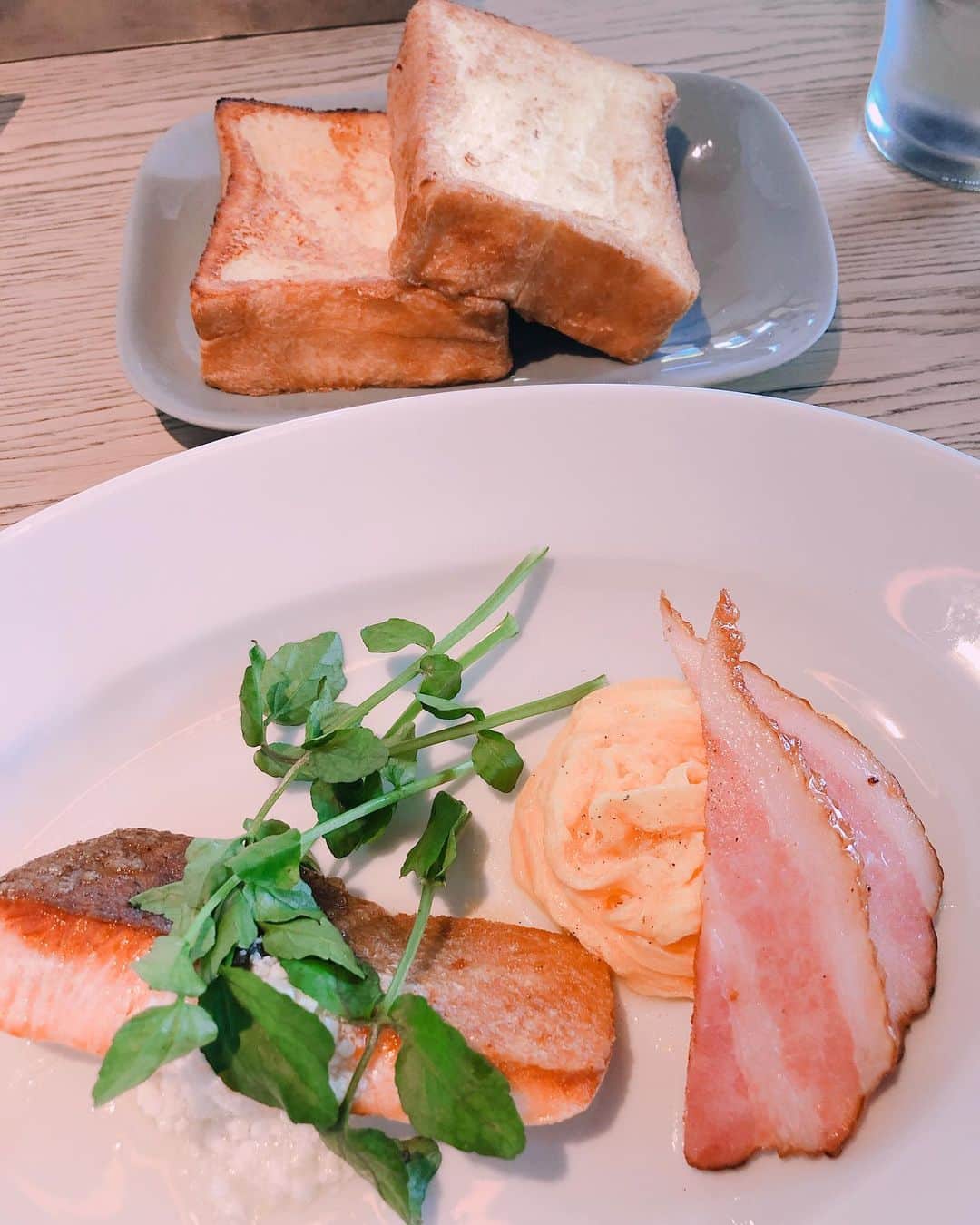 嶋村瞳のグルメインスタ