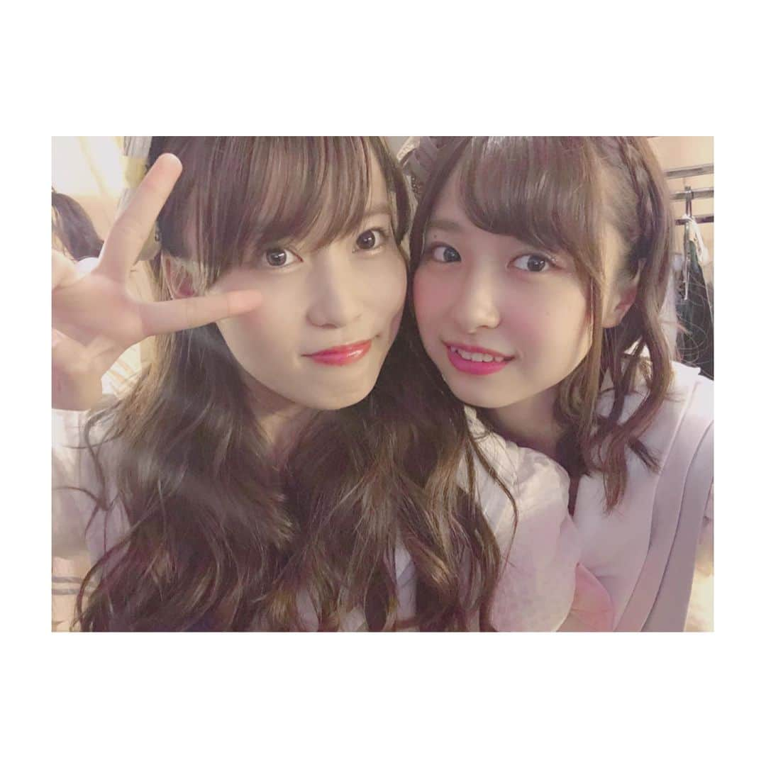 橋本陽菜さんのインスタグラム写真 - (橋本陽菜Instagram)「6月。 * やっと半分です(笑) まだまだお付き合い下さい🙌 * 総選挙のない6月はなんだか寂しくて、もしあったら…って考えると、2018年の109位もあったからすこし怖さもあったのかな、、？って感じだったのかなって言うちょっとした疑問も。。。 * 6/9 雫公演 6/23 雫公演 * 6/22に大好きだった #山田菜々美 ちゃんの卒業、、💧 表に出さなかったけど結構だいすきでした(笑)❤️ * …1枚目の目線が気になりますね、、 なにか風車に恨みでもあるのかしら？？ 7枚目は #読売新聞 さんの #はるpyonのラビットjump の大岩山日石寺の時のオフショット👍 8枚目はお友達と遊んだ時に撮った写真です(笑)📸 * #AKB48 #チーム8 #富山 #はるpyon #橋本陽菜 #橋本陽菜を広める」1月8日 11時39分 - 48pyonz_toyama