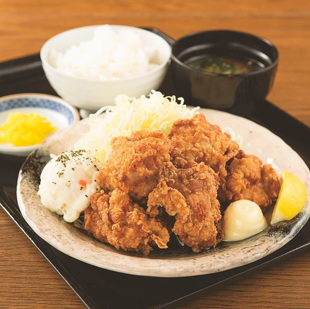 【屋台屋 博多劇場】鉄鍋餃子 もつ鍋 串焼き おでんのインスタグラム