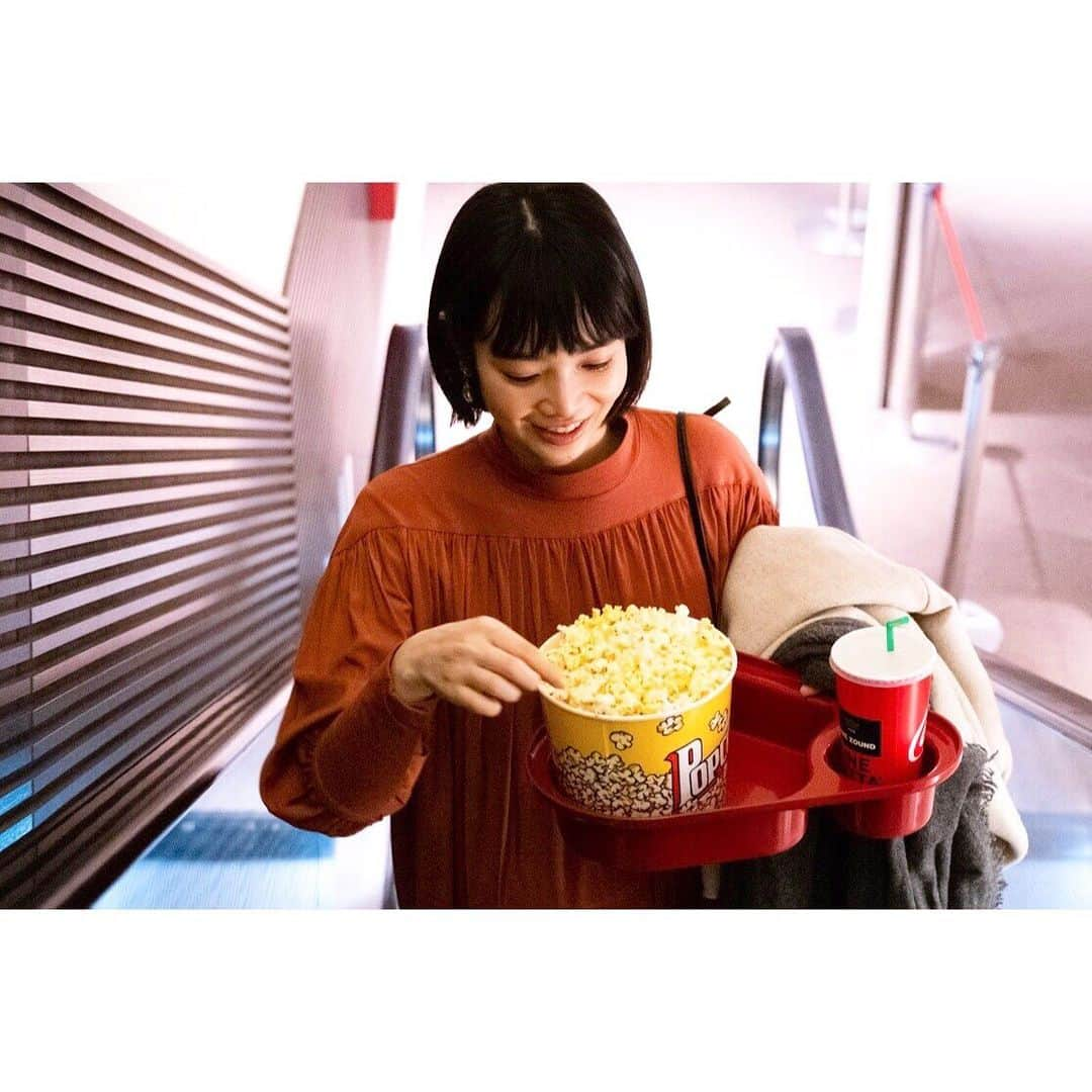 権藤朱実さんのインスタグラム写真 - (権藤朱実Instagram)「. やっと観に行けたよ☆ 『star wars／episode9 スカイウォーカーの夜明け』 →@starwars #Japan #Tokyo #cinema #142分 #STARWARS #TheRiseOfSkywalker #episode9 #cinema #LiveZound #sound #music  #スターウォーズ #スカイウォーカーの夜明け #光か闇か・・・ #ジャンプトルーパーに萌ぇ♡ #フォースと共にあれ #帝国軍 #反乱軍 #ライトセーバー #model #satorujapan #akemigondo #モデル #サトルジャパン #権藤朱実 →@akemigondo @satorujapan_official ☑︎プロフィールのリンクにて、blog更新中☺︎ My blog『ake photo』 →http://ameblo.jp/akemi-gondo/」1月8日 11時48分 - akemigondo