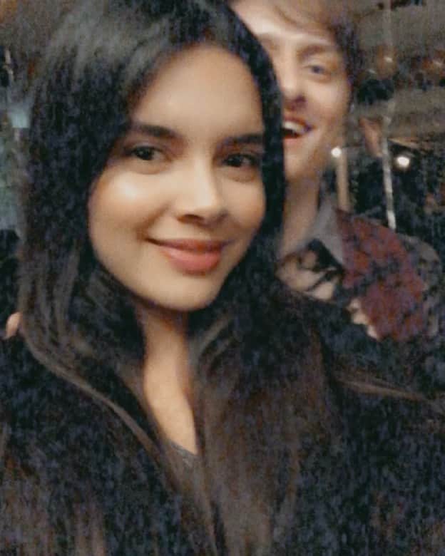 パオラ・ポーリンのインスタグラム：「What to do when you lose your loved ones ? .. I have been shocked, speechless and crying non stop, @a_burkle you were family to me, the most positive, empathic, and supportive friend we can all ask for. I guess you were too good for this crazy world. And for whoever is going through this, we can only hold onto the good memories and make these angels proud 🙏❤️ love you so much and I feel lucky for all the amazing times we shared together #guccigangforlife #scorpiosquad - - - Qué hacer cuando pierdes a tus seres queridos? .. he estado todo el día en shock , me quedé sin palabras y lloré sin parar, @a_burkle eras mi familia, el amigo más positivo, empático y solidario que todos podemos pedir. Supongo que eras demasiado bueno para este mundo loco. Y para quien esté pasando por esto, solo podemos conservar los buenos recuerdos y hacer que estos ángeles estén orgullosos 🙏❤️. Te quiero mucho y me siento afortunada por todos los momentos increíbles que compartimos juntos #guccigangforlife #scorpiosquad」