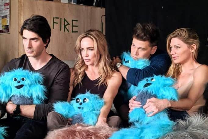 ケイティ・ロッツさんのインスタグラム写真 - (ケイティ・ロッツInstagram)「We were casually taking a nap in a bed of Beebo dolls when we heard that we were renewed for season 6. So here’s us waking up from our nap and saying thank you, in our own weird (and sexy) way. 🤣 #legendsoftomorrow  Thank you to all the OG fans and thank you to all the new ones that decide to jump on the crazy train with us.」1月8日 12時38分 - caitylotz