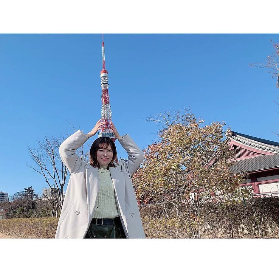 上村彩子さんのインスタグラム写真 - (上村彩子Instagram)「初詣は、増上寺からの東京タワー🗼に行ってきました✨ . 増上寺は徳川将軍家の墓所があるところです。 東京タワーが後ろに見えるところが歴史と現代を感じて、面白いところだよね⛩ . なのですが、 参拝が終わった直後の階段で派手に転びまして、帰って脚見たら見事に腫れてました😂ふぇえ… 相性良くないのかな？笑 #初詣」1月8日 23時35分 - ayako_uem