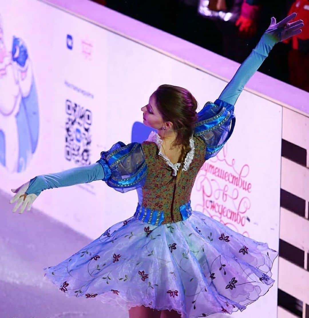 マリア・ソツコワさんのインスタグラム写真 - (マリア・ソツコワInstagram)「✨🧚🏼‍♀️✨ #mariyasotskova  #mariasotskova  #marysot  #snowqueen #снежнаякоролева」1月8日 22時01分 - m_a_r_i_y_