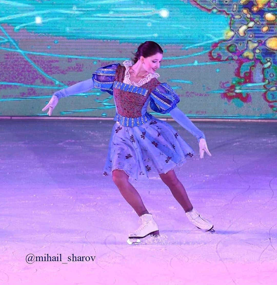 マリア・ソツコワのインスタグラム：「✨🧚🏼‍♀️✨ #mariyasotskova  #mariasotskova  #marysot  #snowqueen #снежнаякоролева」