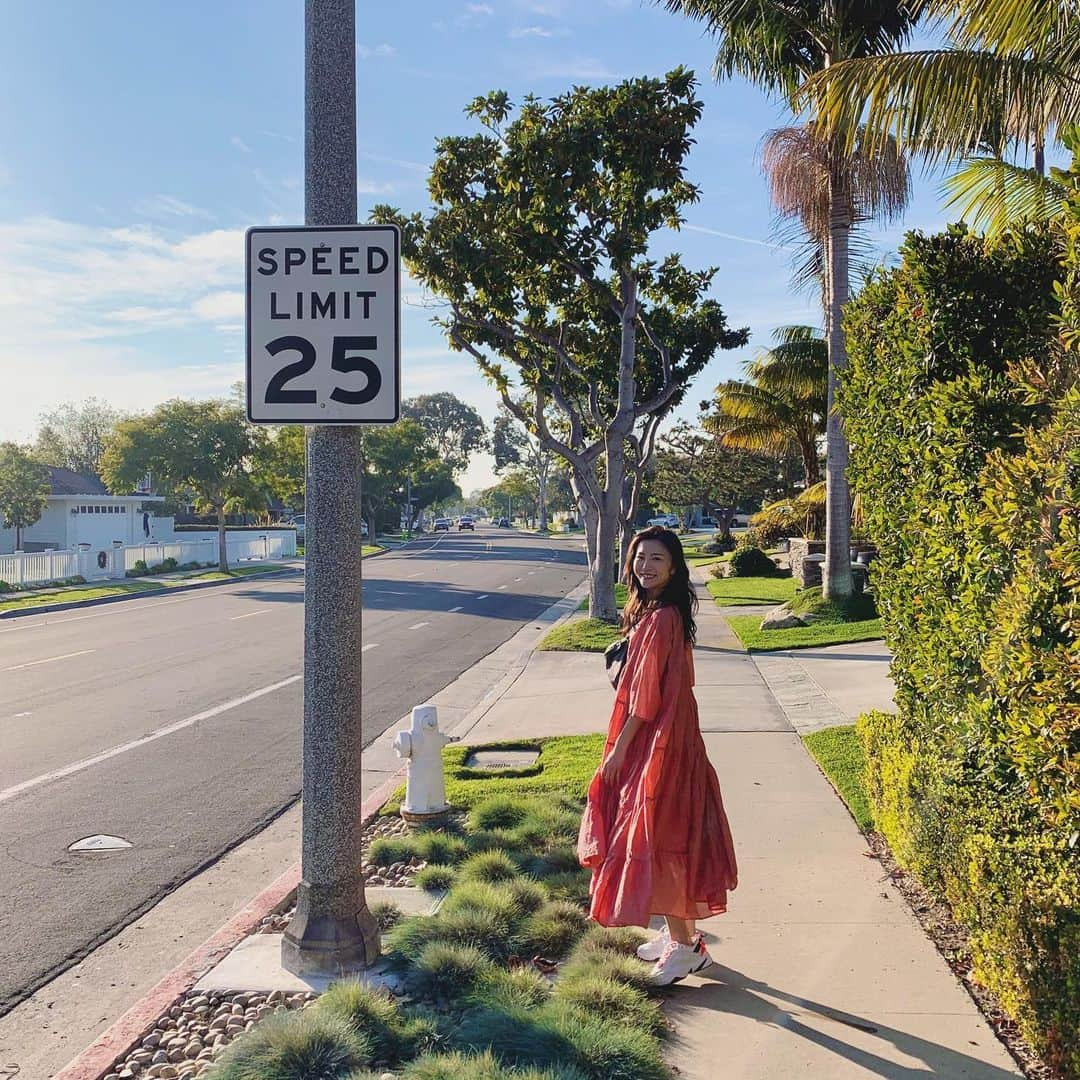 佐藤美央里のインスタグラム：「LA🇺🇸 . . 街がとても綺麗だった✨どこで写真を撮っても絵になる‼︎ #losangeles #usa #newportbeach #california #la #mytrip #ロサンゼルス #ニューポートビーチ #旅行✈️」