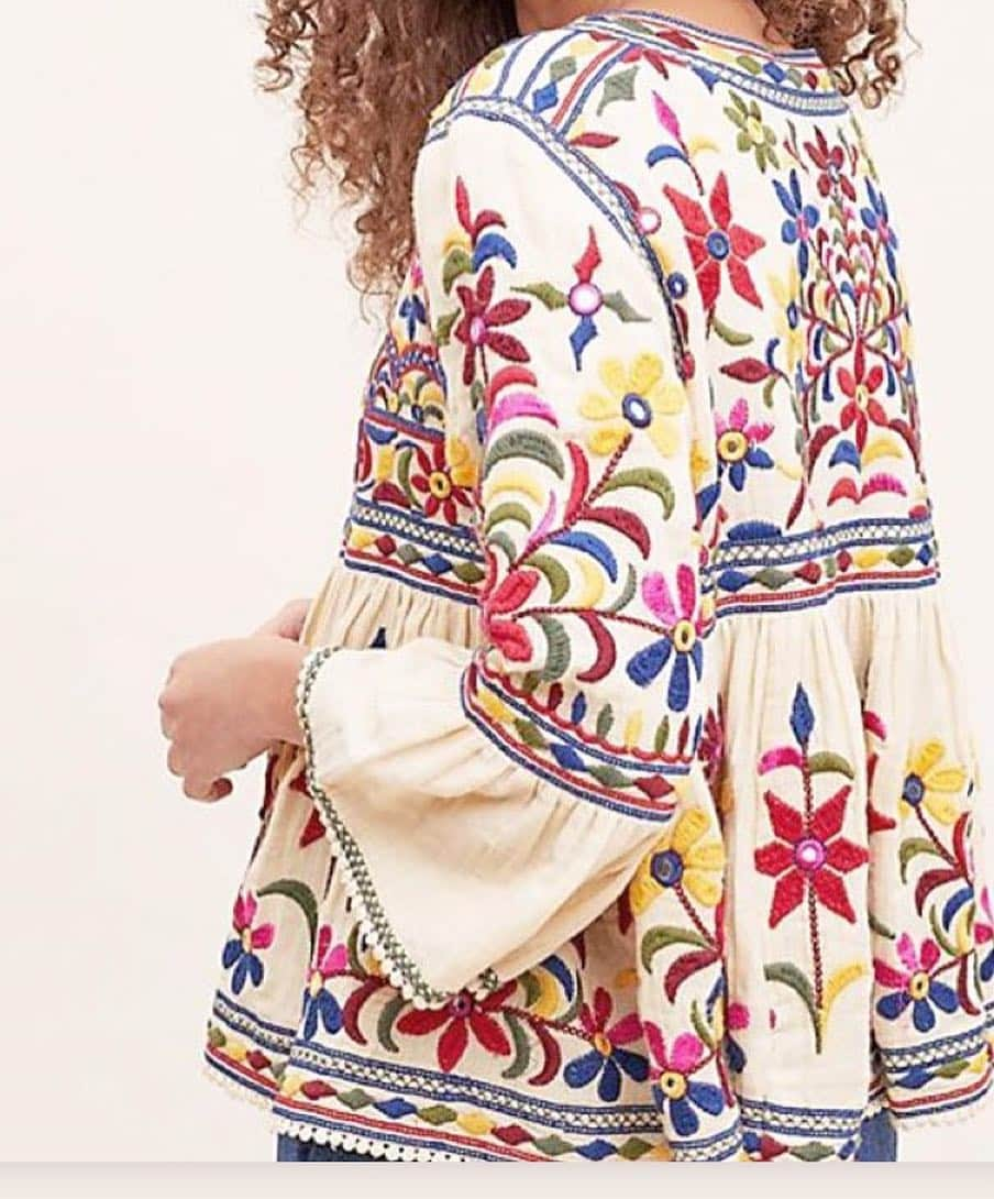 スターメラのインスタグラム：「Our beautifully embroidered Meli Jacket now on sale! #mystarmela❤️」