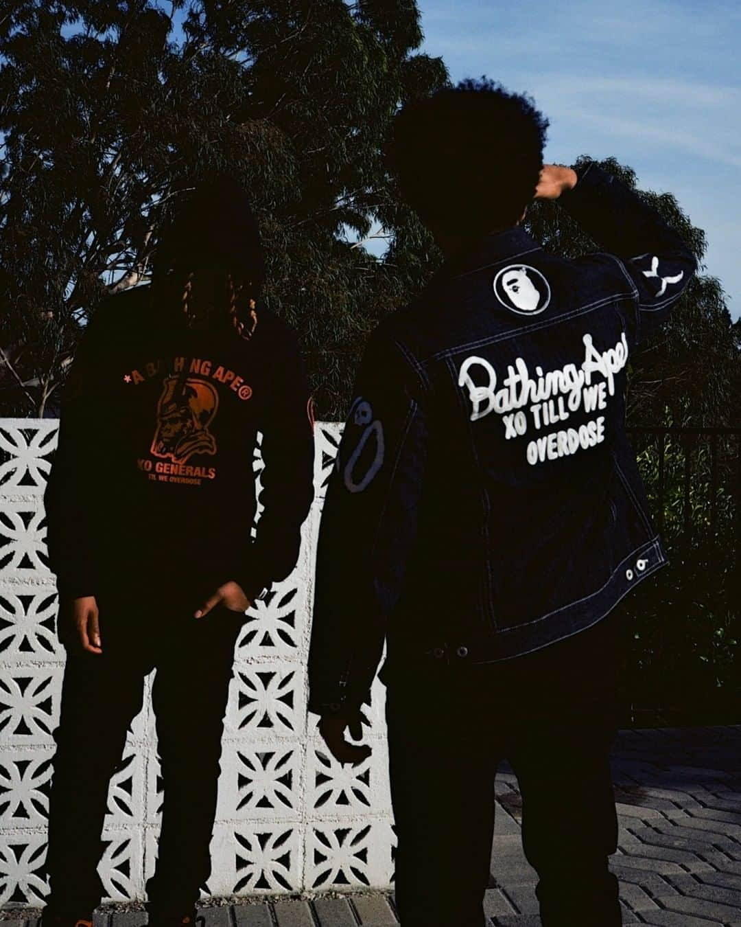 ア ベイシング エイプさんのインスタグラム写真 - (ア ベイシング エイプInstagram)「A BATHING APE® and @theweeknd  label XO have come together again to release a full capsule collection. The BAPE® x XO collection will be available at A BATHING APE® locations, BAPE.COM, and shop.theweeknd.com on Saturday, January 11th. *Varsity jacket, Shark slim sweat pants and shark full zip hoodie will be only available at @bapexclusiveaoyama @bapestoredsmg and BAPE.COM #bapexo #bape #xo」1月8日 23時00分 - bape_japan