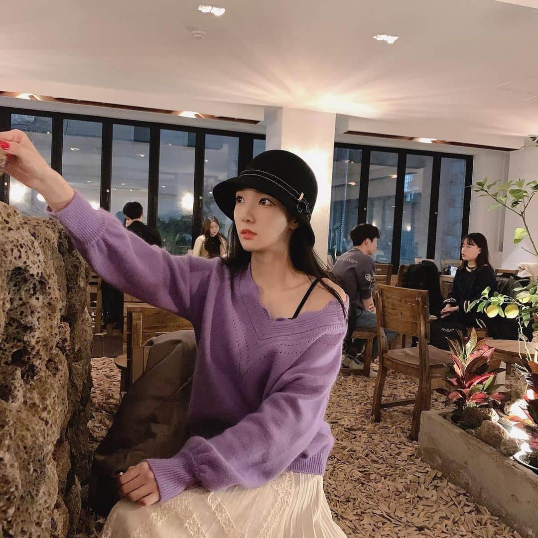 ミンヒ のインスタグラム：「여기 분위기 머야아🤭✨」