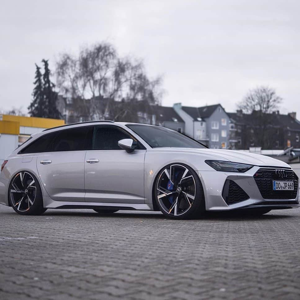 CARLiFESTYLEさんのインスタグラム写真 - (CARLiFESTYLEInstagram)「Dropped 2020 Audi RS6 Avant. 👍🏼👎🏼? Photo by @srs_swissrichstreets #carlifestyle @jeanpierrekraemer @jp.performance」1月8日 23時05分 - carlifestyle