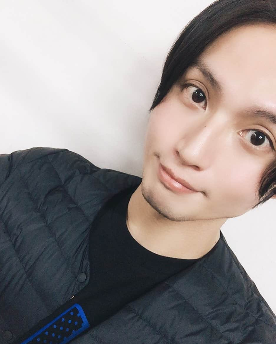 友常勇気さんのインスタグラム写真 - (友常勇気Instagram)「I'm done for today. stubble.lol #家族と呼ばないで #本日も #稽古終了 #友常勇気 #無精髭で失礼します #笑 #明日もやるぞー」1月8日 23時27分 - yuki_tomotsune