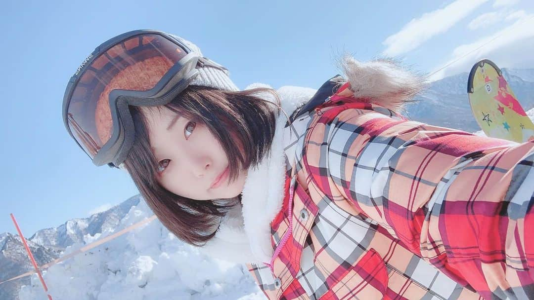 くろねこさんのインスタグラム写真 - (くろねこInstagram)「スノボきた❄️ #自撮り女子 #自撮り #selfie #japan #japanese #japanesegirl #スノボ #スノボー女子 #黒髪 #黒髪女子」1月8日 14時31分 - kuronekoshi_nya