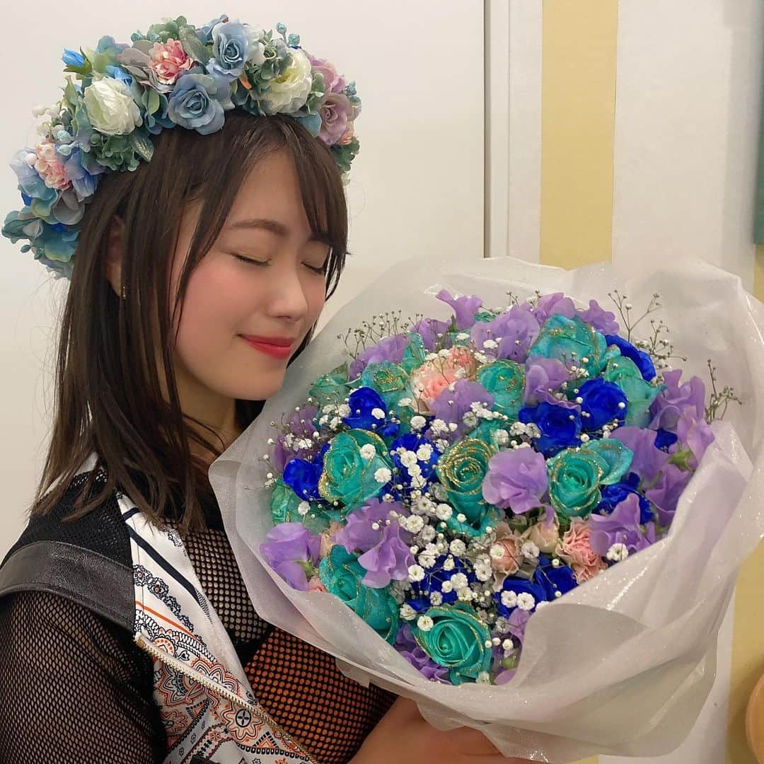 山内鈴蘭さんのインスタグラム写真 - (山内鈴蘭Instagram)「25歳 生誕祭🥰🎉🎂 素敵なディスプレイにお花😢❤️ 本当に本当にありがとう！！！ ． ． おじゅりも来てくれて、 親友の奈央まで名古屋来てくれて😭⭐️ 毎年来てくれる友達が居て幸せ！！ ファンの皆様もありがとうございました❤️ ． ． #SKE48 #生誕祭 #25歳 #劇場」1月8日 14時36分 - xxsuzuranxx