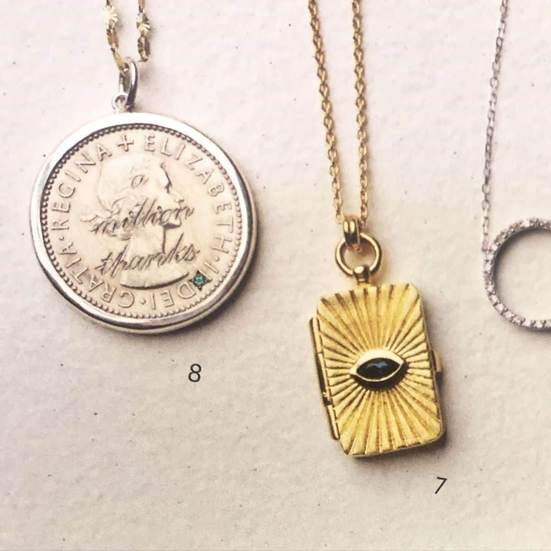 のインスタグラム：「🌜🕊🌛 @templeofthesunjewellery ⠀ ⠀⠀ 【TEMPLE OF THE SUN】⠀⠀ Meri Locket Necklace ¥25,000⠀ Kiya Chain ¥29,000⠀⠀ ⠀⠀ Thanks @magazinelee 🌞🍊⠀ #templeofthesunjewellery #jewelry #necklace #magazinelee」