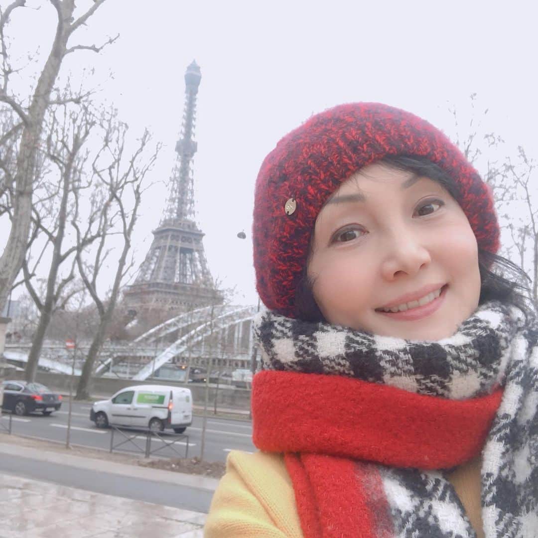 南果歩さんのインスタグラム写真 - (南果歩Instagram)「Paris in winter😊 冬のパリもいいね❤️ #france #paris #effeltower  #フランス #パリ #エッフェル塔 #南果歩 #親子旅行 #japaneseactress #kahominami」1月8日 14時46分 - kaho_minami