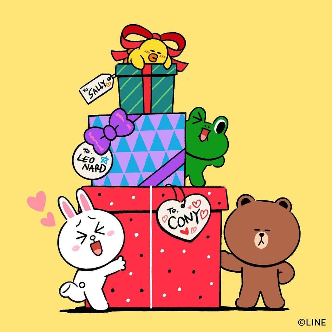 LINE FRIENDSさんのインスタグラム写真 - (LINE FRIENDSInstagram)「Let's make this a year that keeps on giving! 🎁 ⠀ #NewYears #Gifts #WithLove #WarmHearted #BROWN #CONY #SALLY #LEONARD #LINEFRIENDS」1月8日 15時00分 - linefriends