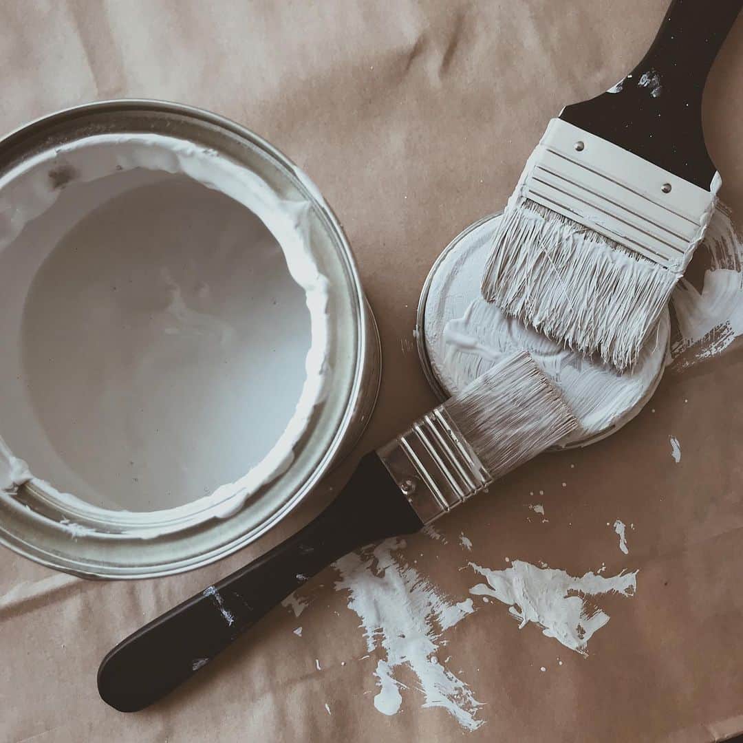 Yuiのインスタグラム：「. windy day I paint everything white」