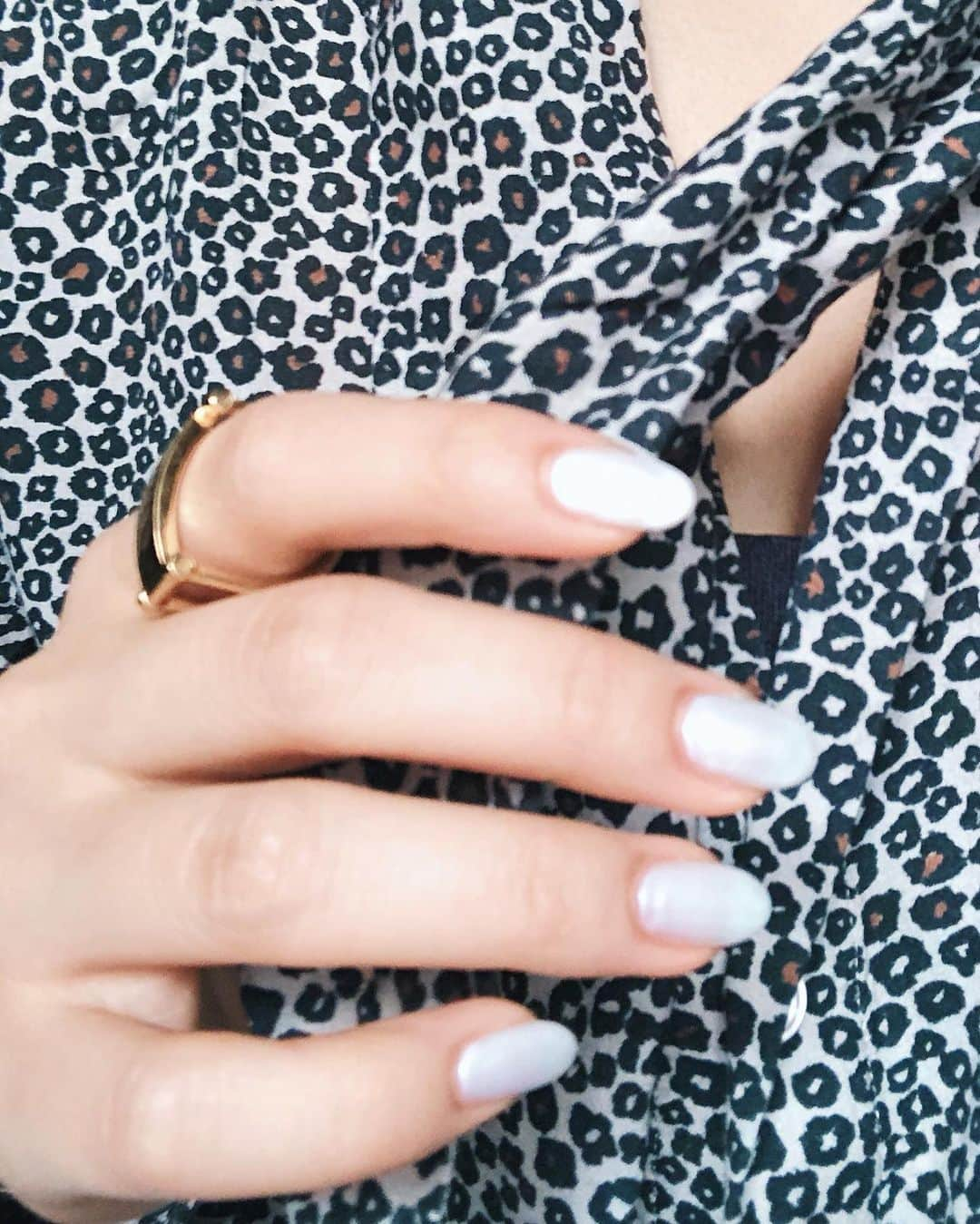 谷まりあさんのインスタグラム写真 - (谷まりあInstagram)「New nail🐯パールの入ったシルバーだよん💕 #nailmix」1月8日 15時17分 - mariaaaa728