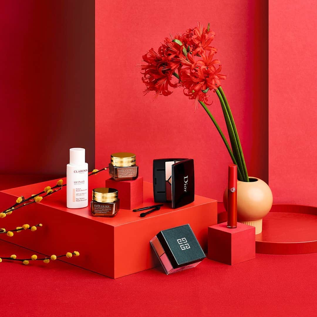 DFS & T Galleriaさんのインスタグラム写真 - (DFS & T GalleriaInstagram)「The start of 2020 calls for a renewed beauty regime. Discover our selection of luxe favorites from @Dior, @EstéeLauder & more - only at DFS.」1月8日 15時14分 - dfsofficial