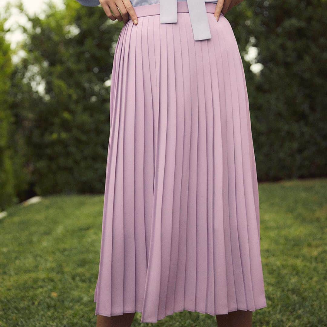 ユニクロさんのインスタグラム写真 - (ユニクロInstagram)「Sway vibrantly in light, airy chiffon pleats. #LifeWear #UNIQLO #SpringSkirt #SpringFashion」1月8日 15時20分 - uniqlo