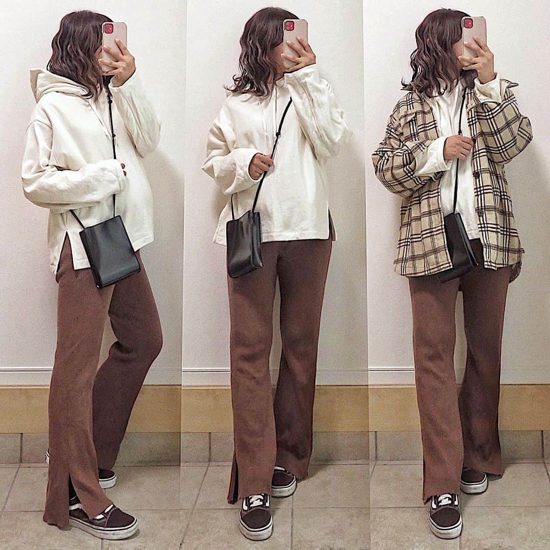 のインスタグラム：「・ 去年買った @uniqlo のパーカーに @freaksstore_official のニットパンツ👖🤎 ほんまこれ履きやすい👏🏻♡ ・ ・ 今日はよくお腹張って痛い…𓀗 立ってるの辛いなんてはじめてかも˃ ˂ഃ ・ ・ ・ tops @uniqlo pants @freaksstore_official outer @gravail bag @canaljean shoes @vansjapan ・ ・ ・ #mamagirl #コーディネート #ママコーデ #ママファッション #低身長コーデ #カジュアルコーデ #プチプラコーデ #きょコ #今日のコーデ #着回しコーデ #お洒落な人と繋がりたい #gu #uniqlo #今日のコーデ #今日の服 #しまむら #しまパト #マタニティ #マタニティコーデ  #妊娠8ヶ月 #体重管理に苦しむ妊婦 #ユニクロ #uniqloコーデ #ユニクロ購入品 #mineby3mootd #locari」