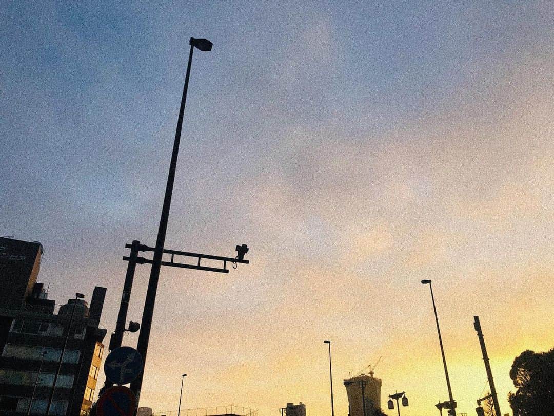 のインスタグラム：「東京の空﻿ ﻿ ﻿ #tokyo﻿ #東京﻿ #原宿」