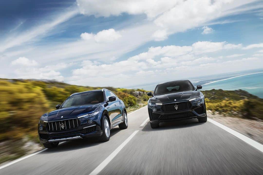 Maserati Japan | マセラティ ジャパンのインスタグラム：「マセラティ ジャパンでは、オーナー様限定のツーリングイベントを開催いたします。 優大かつ美しい自然を眺めながらランチをとる、マセラティが一同に会する特別なイベントです。  2月上旬〜中旬に、2箇所で開催いたします。(日程については、追ってご案内します。) Maserati Japan Grand Tour 2020 Fuji（ミュゼオ御殿場に集合し、ランチ） Maserati Japan Grand Tour 2020 Awaji（ウェスティンホテル淡路に集合し、ランチ）  席に限りがあり、完全予約制となります。イベントの詳細・お申し込みにつきましては、ご担当のマセラティ正規ディーラーまで。」