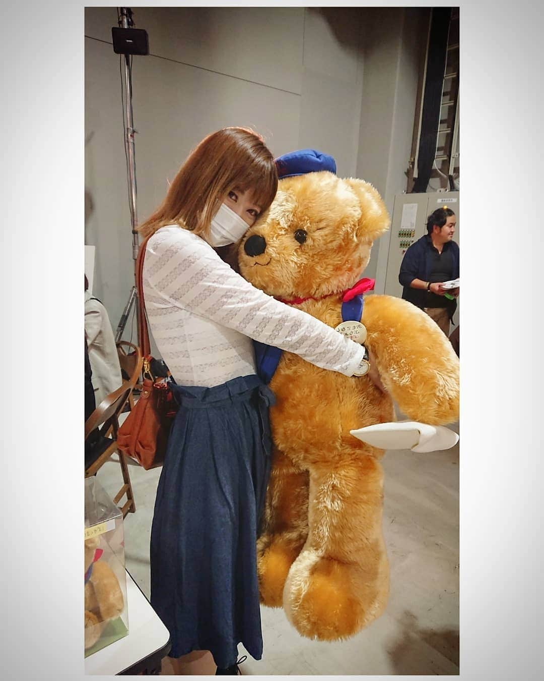 松浦麻里奈さんのインスタグラム写真 - (松浦麻里奈Instagram)「ぎゅっっと🙈💓 hug☺♡ . . . #bear #ベアー #熊 #クマ #大好きな人 #嘘 #ぎゅっと #ぬいぐるみ #fashionphotograph #fashion #fashiongram #photograph #night  #shooting #shot #ファッション #girl #picture #party #郵便 #postcard #post #郵便ポスト #beautyandthebeast #awesome #very #thanks」1月8日 17時41分 - ay114.831m