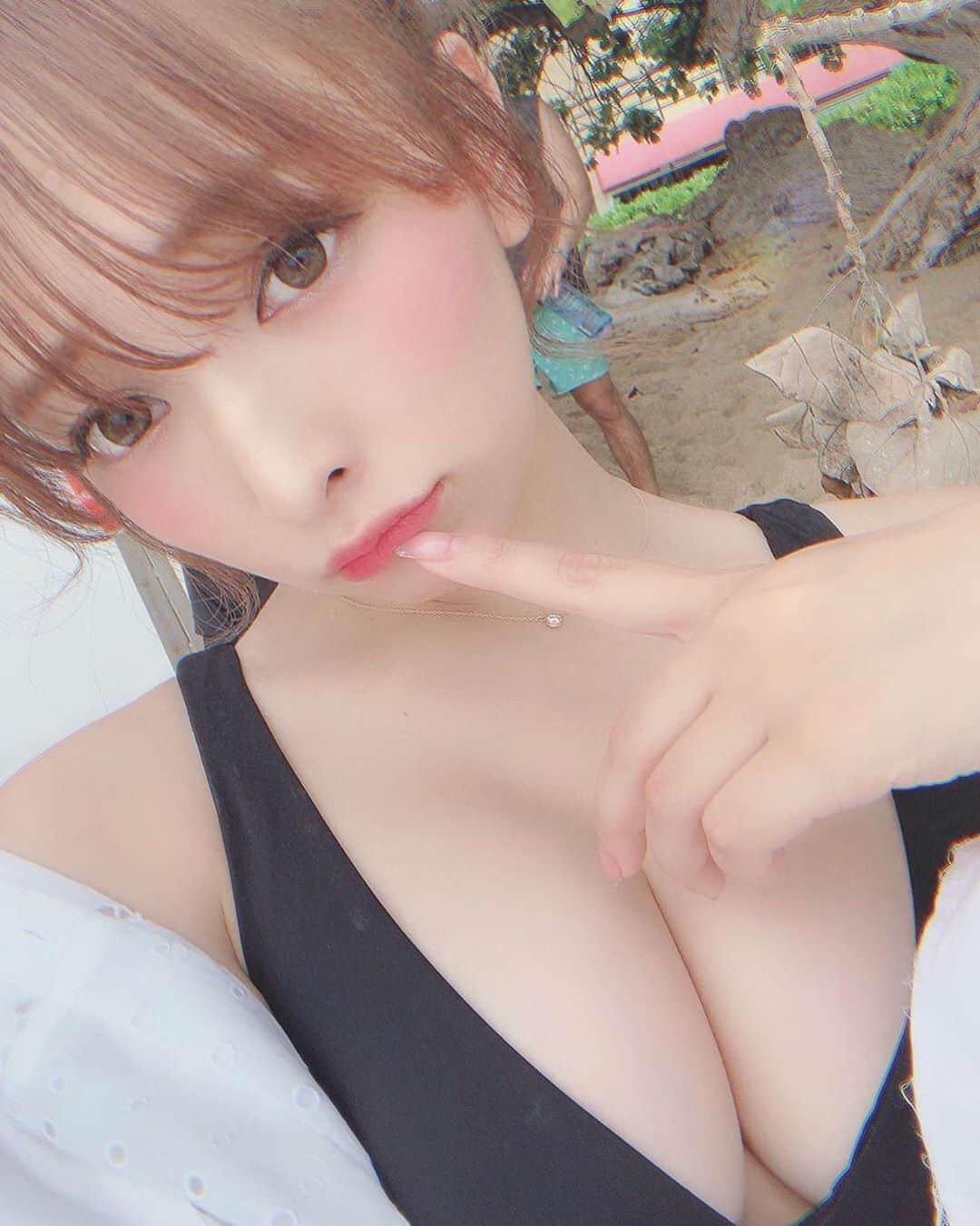 美女美容事情さんのインスタグラム写真 - (美女美容事情Instagram)「《南の国へ行きたくて🏖🥰✨》⠀⁠⠀ *⠀⁠⠀ リポストを使って、素敵な写真📷✨を投稿されてる方を紹介させて頂く⠀⠀⠀⠀⁠⠀ 【💄美女美容事情💅】のコーナーです✨⠀⁠⠀ *⠀⠀⠀⠀⠀⠀⠀⁠⠀ いいねやコメント、フォローして応援してね❤︎🥰🎶⁣⠀⁠⠀ *⠀⠀⠀⠀⠀⠀⠀⁠⠀ 今回ご紹介させて頂きますのは❤︎⠀⁠⠀ 𝙺𝚞𝚛𝚞𝚖𝚒 𝙵𝚞𝚓𝚒𝚜𝚊𝚔𝚒...♡さん< @kurumi_fujisaki >の素敵なお写真📸⠀⁠⠀ *⠀⁠⠀ 黒の水着がとっても似合ってますよね✨✨⁠⠀ 愛くるしい𝙺𝚞𝚛𝚞𝚖𝚒さんの表情に凄く癒されますよね💓✨💓⁠⠀ *⠀⠀⁠⠀ 𝙺𝚞𝚛𝚞𝚖𝚒 𝙵𝚞𝚓𝚒𝚜𝚊𝚔𝚒...♡さんのアカウントには他にも素晴らしい投稿が沢山ありますので是非覗いてみてくださいね💁‍♀️💙⠀⁠⠀ *⠀⠀⁠⠀ 𝙺𝚞𝚛𝚞𝚖𝚒 𝙵𝚞𝚓𝚒𝚜𝚊𝚔𝚒...♡さん< @kurumi_fujisaki >⠀⁠⠀ 素敵な投稿ありがとうございました☺️📸✨⠀⠀⠀⠀⠀⠀⠀⠀⁠⠀ △▼△▼△▼△▼△▼△▼△▼△▼△▼⠀⠀⠀⠀⠀⠀⠀⠀⠀⠀⠀⠀⠀⠀⠀⠀⠀⠀⠀⠀⠀⠀⠀⠀⠀⠀⠀⠀⠀⠀⠀⠀⠀⁠⠀ ❤🧡💛「美女美容事情」💚💙💜⠀⠀⠀⠀⠀⠀⠀⠀⠀⠀⠀⠀⠀⠀⠀⁠⠀ 👇掲載ご希望の方は👇⠀⠀⠀⠀⠀⠀⠀⠀⠀⠀⠀⠀⠀⠀⠀⠀⁠⠀ @b_b_j.jタグ付けと🖤ビジョビ⠀🖤⠀⠀⠀⠀⠀⠀⠀⠀⠀⠀⠀⠀⠀⠀⠀⁠⠀ をタグ付けお願いします✨⠀⠀⠀⠀⠀⠀⠀⠀⠀⠀⠀⠀⠀⠀⠀⠀⁠⠀ ――――――――――――――――⠀⠀⠀⠀⠀⠀⠀⠀⠀⠀⠀⠀⠀⠀⠀⠀⠀⠀⠀⠀⠀⠀⠀⁠⠀ ～姉妹アカウントのご紹介～⠀⠀⠀⠀⠀⠀⠀⠀⠀⠀⠀⠀⠀⠀⠀⠀⠀⠀⠀⠀⠀⠀⠀⠀⠀⠀⠀⁠⠀ ◇美容情報を紹介している«美女美容事情～Beauty～»⠀⠀⠀⠀⠀⠀⠀⠀⠀⠀⠀⠀⠀⠀⠀⠀⠀⠀⠀⠀⠀⠀⠀⠀⠀⠀⁠⠀ ( @b_b_j.j_b )⠀⠀⠀⠀⠀⠀⠀⠀⠀⠀⠀⠀⠀⠀⠀⠀⠀⠀⠀⠀⠀⠀⠀⠀⠀⠀⠀⁠⠀ ◇美しい旅スポット紹介をしている«美 spot»⠀⠀⠀⠀⠀⠀⠀⠀⠀⠀⠀⠀⠀⠀⠀⠀⠀⠀⠀⠀⠀⠀⠀⠀⠀⁠⠀ ( @b__spo )⠀⠀⁠⠀ ⠀⠀⠀⠀⠀⠀⠀⠀⠀⠀⠀⠀⠀⠀⠀⠀⠀⠀⠀⠀⠀⁠⠀ よかったらこちらも覗いてみてね✨⠀⁠⠀ ――――――――――――――――⠀⠀⠀⁠⠀ #自撮り ⁠⠀ #オシャレコーデ #リゾートコーデ ⠀⁠⠀⁠⠀ #水着 #プール👙 ⠀⠀⠀⠀⠀⠀⠀⠀⠀⠀⠀⠀⠀⁠⠀ #美意識 #美意識向上⠀⠀⠀⠀⠀⠀⠀⠀⠀⠀⁠⠀ #trip⠀#カラコン⁠⠀ #ビキニ #南国 ⠀⠀⠀⠀⠀⠀⠀⠀⠀⠀⠀⠀⠀⁠⠀ #プール #くびれ ⠀⠀⠀⠀⁠⠀ #女子旅行 #スタイル抜群 ⠀⠀⁠⠀ #バカンス #リゾート⠀⠀⠀⠀⠀⠀⠀⠀⠀⠀⠀⠀⠀⠀⁠⠀ #南の島 #水着 ⠀⠀⠀⠀⠀⠀⠀⠀⠀⠀⠀⠀⠀⠀⁠⠀ #美活 #美白ケア ⠀⠀⠀⠀⠀⁠⠀ #女子力アップ #美肌⠀⠀⠀⠀⠀⠀⠀⠀⠀⠀⠀⠀⠀⠀⠀⠀⠀⠀⠀⠀⠀⠀⠀⠀⁠⠀ #naturalbeauty #エレガント ⠀⠀⠀⠀⁠⠀ #bikini ⠀⠀⠀⠀⁠⠀ #カメラ女子 #swimwear ⠀⁠⠀ #japanese #japanesegirl」1月8日 18時56分 - b_b_j.j