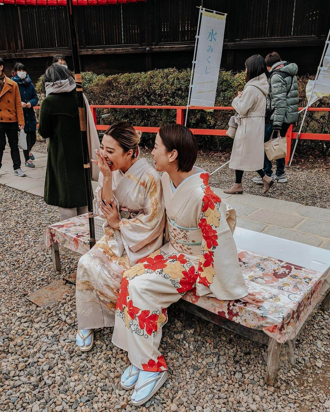 植野有砂さんのインスタグラム写真 - (植野有砂Instagram)「Idk why we fake laughed 😂👘連投ごめんなさい🙏🏻これはいーちゃんとアハハ〜って偽りの笑いをしてた時。笑　伝わらないなぁ〜🧍🏼‍♀️w#kyoto #京都 #kimono」1月8日 18時48分 - alisaueno