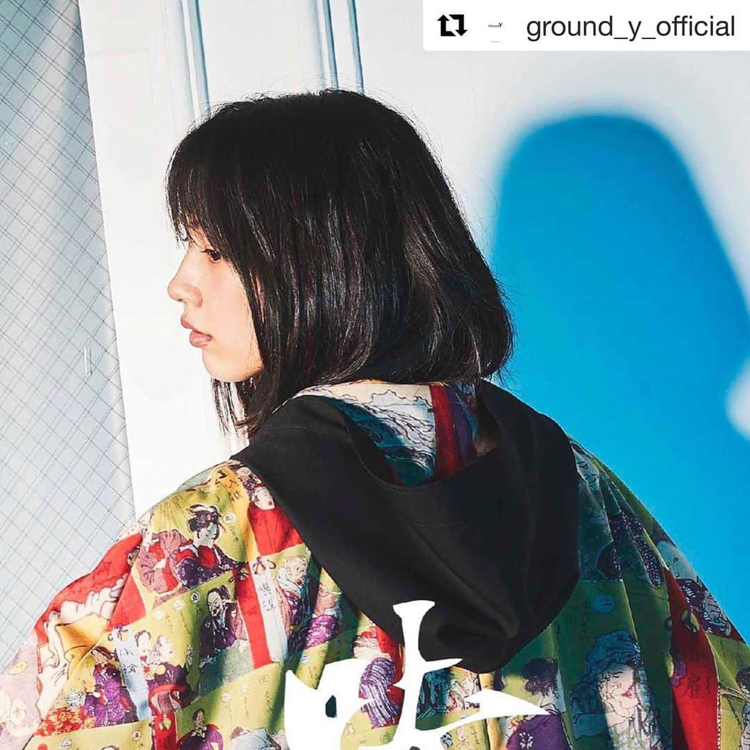 のん（能年玲奈）さんのインスタグラム写真 - (のん（能年玲奈）Instagram)「グラウンドワイのページにいくと全体像が見れます🏃‍♀️ . #Repost @ground_y_official with @get_repost ・・・ Ground Y 2020 Spring/Summer Collection “画⻤”と呼ばれた幕末明治の絵師「河鍋暁斎-かわなべ きょうさい-」との世界初の協業を発表致します。 . 2020年1月17日(金)より . 幕末から明治にかけて活躍し、“画⻤”と呼ばれ、その手に描けぬものなし、と言われた「河鍋暁斎-かわなべ きょうさい-」は流れゆく時の中で、反骨の精神で戯画や風刺画など様々な作品を世に残しています。 . 詳細は下記を参照下さい。 https://www.yohjiyamamoto.co.jp/groundy/news/ . #groundy #yohjiyamamoto #河鍋暁斎 #河鍋暁翠 #山本耀司 #グラウンドワイ #ヨウジヤマモト #浮世絵 #幕末 #のん #黒羽麻璃央」1月8日 19時17分 - non_kamo_ne