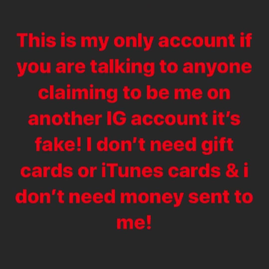 Kendra Lustさんのインスタグラム写真 - (Kendra LustInstagram)「Caution:  if your talking to anyone on another IG account it’s fake not me! I will never ask u to send money , gift cards or i tunes cards , phones etc:  THIS IS MY ONLY IG ACCOUNT!」1月8日 19時25分 - kendralust