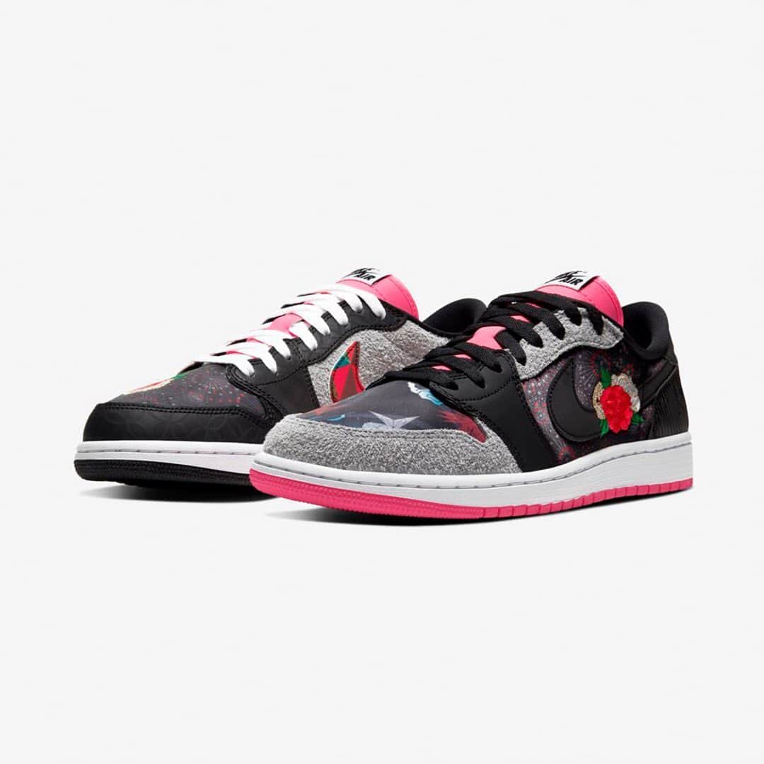 HYPEBEASTさんのインスタグラム写真 - (HYPEBEASTInstagram)「@hypebeastkicks: @jumpman23 is celebrating the Year of the Rat with a new Air Jordan 1 Low “Chinese New Year.” The shoe has been equipped with a bold patchwork style and asymmetrical colorblocking, alongside “Firework” and “Wind Kite” patterns. Look for it to release via @nike SNKRS CN on January 10 for approximately $158 USD.⁠⠀ Photo: Nike」1月8日 19時27分 - hypebeast