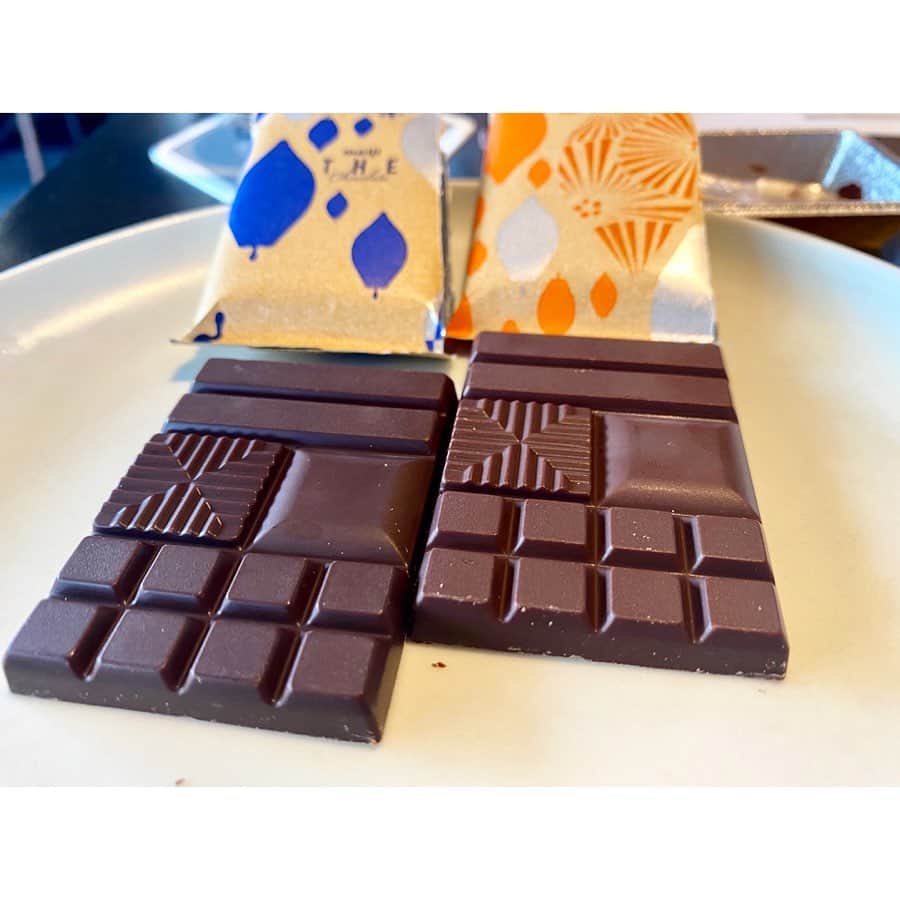 中田奈沙さんのインスタグラム写真 - (中田奈沙Instagram)「Opus🍴 ✖︎ meiji THE Chocolate🍫 銀座のフレンチビストロ @opus_ginza で開催された カカオセミナーへ✨ チョコレートの歴史やカカオ豆について 学びました💓 チョコレートはスイーツの中で 1番大好きで、毎日欠かさずたべているので、 生のカカオを実際に見たり、 @meiji_the_choco  の食べ比べは 興味津々でした！ * 最後にはOpusのシェフによる 明治ザ・チョコレートを使用した 今日限定のお料理もいただきました🤤 チョコレートはスイーツはもちろんのこと、 お料理に使用しても美味しいんです😍 お肉の中では特にジビエと 相性がよいそうで、 蝦夷鹿のローストにチョコのソースが🤩 デザートはもちろんフォンダンショコラ😋 * 一緒に行った @mariya_kuroda も 私も、打ち合わせなしに しっかりチョコレートカラーな服😂✨ * #奈沙ログ #奈沙ログin銀座 * * #chocolate #cacao #meijithechocolate #meiji #opus #opusrestaurant #tokyo #ginza #foodie #foodgasm #instafood #foodporn #foodpic #foodstagram #gibier #オーパス #オーパス銀座 #明治 #チョコレート #カカオ #チョコ #銀座 #フレンチ #ビストロ #セミナー #蝦夷鹿 #ジビエ #チョコ中毒」1月8日 19時34分 - nasa_nakada