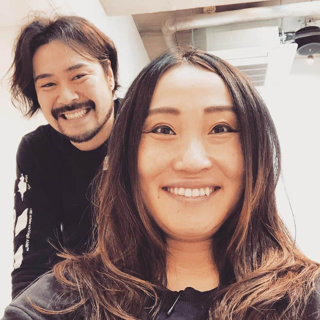 キンタロー。さんのインスタグラム写真 - (キンタロー。Instagram)「美容院行ってきましたー🤣💕﻿ スッキリ‼️‼️﻿ ようやくいけた💕﻿ ﻿ 前田敦子さんと同じ美容師さん﻿ Liko by Maris の渡辺さん！﻿ ﻿ 数年前、少しでもあっちゃんに近づきたくて﻿ 菊地亜美ちゃんに紹介してもらい﻿ 今に至ります😍😍😍﻿ ﻿ ﻿ ちなみに﻿ あっちゃんにはまだ1度も会えてません😭﻿ ﻿ 嫌いにならないでくだちゃいっっ！！！﻿ ﻿ #美容院﻿ #Liko﻿ #maris﻿ #渡辺さん﻿」1月8日 19時34分 - kintalo_