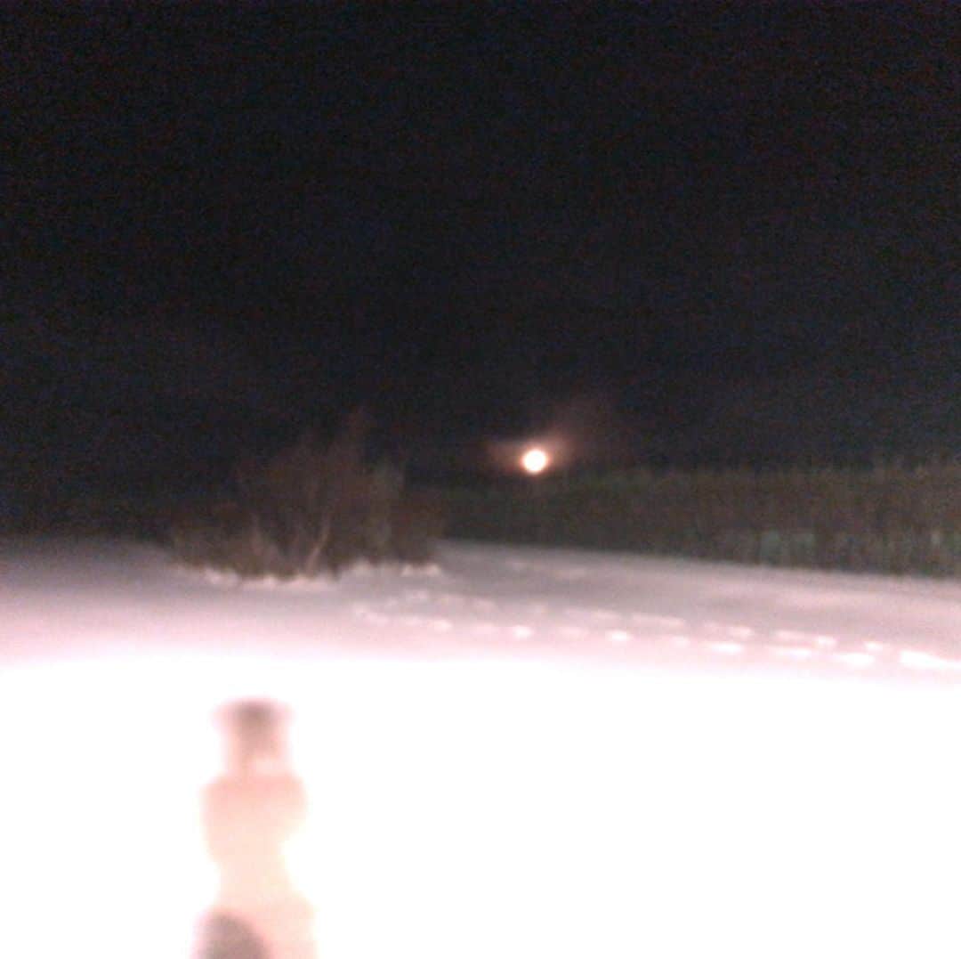 馬場典子さんのインスタグラム写真 - (馬場典子Instagram)「灯の少ない南部で期待した#オーロラ ですが、満天の星から一転、カップラーメン食べてるうちに吹雪く（笑）」1月8日 19時35分 - baba_channel