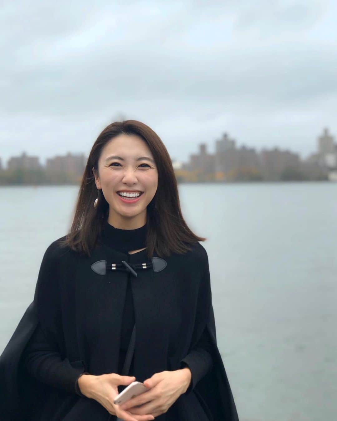 のインスタグラム：「. . あけましておめでとうございます🎍 2020年も よろしくお願いします🙇🏻‍♀️💕 . . 写真は去年初NYに行った時の🇺🇸 . 今年はお仕事たくさん頑張って たくさんいろんな所に行きたいな✈️❤️ . .」